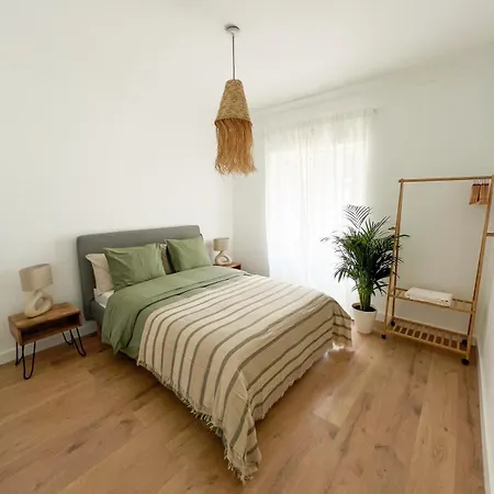Lovely In The With Terrace Apartment *